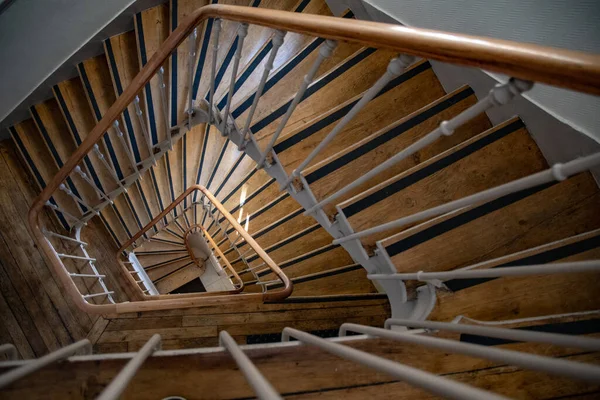 Vista Superior Las Escaleras Espiral Vintage Edificio Antiguo Detalles Arquitectónicos — Foto de Stock