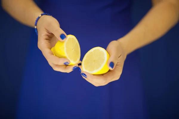 Beautiful Woman Hands Perfect Nail Polish Holding Lemon Yellow Fruit — Stock Photo, Image