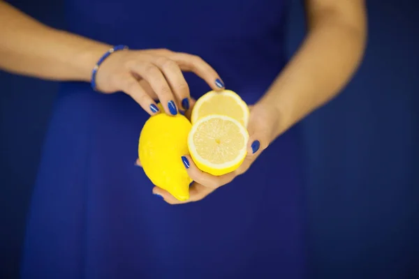 Beautiful Woman Hands Perfect Nail Polish Holding Lemon Yellow Fruit — Stock Photo, Image