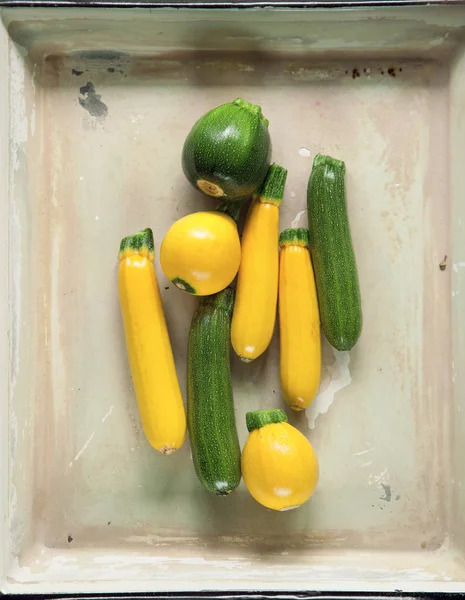 Fresh Yellow Green Zucchini Market Vintage Tray Background — Stock Photo, Image
