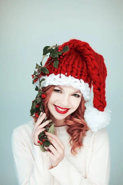 Santas Little Helper Vacker Glad Ung Kvinna Med Jultomten Hatt — Stockfoto