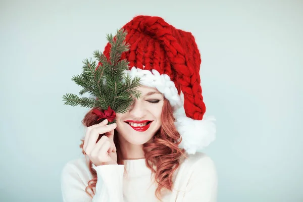 Piccolo Aiutante Babbo Natale Bella Giovane Donna Felice Con Cappello — Foto Stock