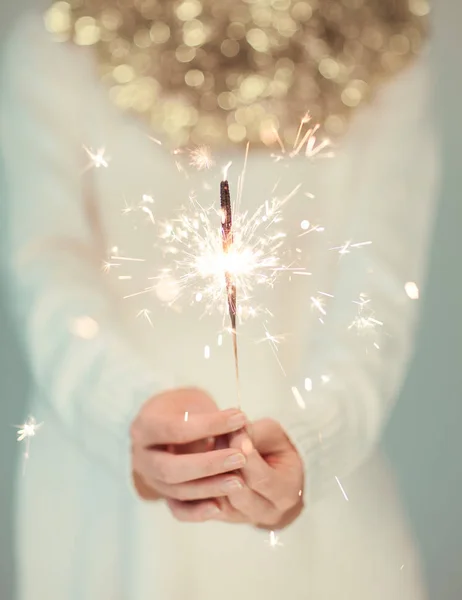 Beautiful Woman Hands Holding Sparkler Lights Cozy Bright Winter Sweater — Stock Photo, Image