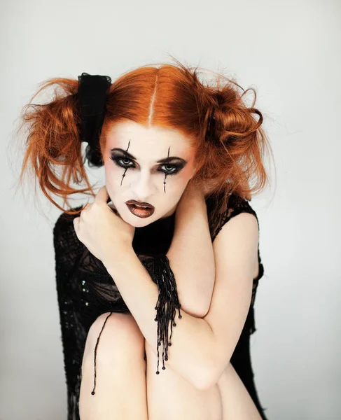 Mooie Leuke Vrouw Met Halloween Make Rood Haar Poses Voor — Stockfoto