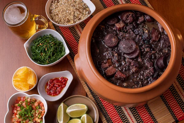 Prato Típico Brasileiro Chamado Feijoada Feito Com Feijão Preto Porco — Fotografia de Stock