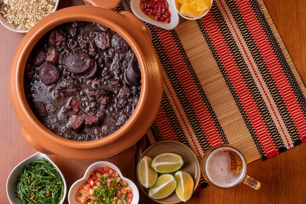 Plato Típico Brasileño Llamado Feijoada Elaborado Con Frijoles Negros Cerdo — Foto de Stock