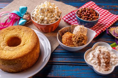  Haziran partisinden tipik tatlılar. Mısır unu keki, patlamış mısır, koka, balkabağı reçeli ve fıstık.