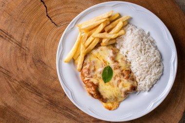 Parmegiana Bifteği, Parmegiana Filesi olarak da bilinir..