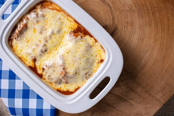 Parmegiana Bifteği, Parmegiana Filesi olarak da bilinir.