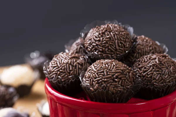 Brigadeiro Típico Dulce Brasileño Varios Brigadiers Tazón Rodeado Varios Tipos — Foto de Stock