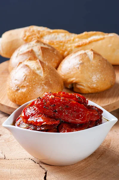 Sun Dried Tomatoes White Bowl Breads Background — Stock Photo, Image