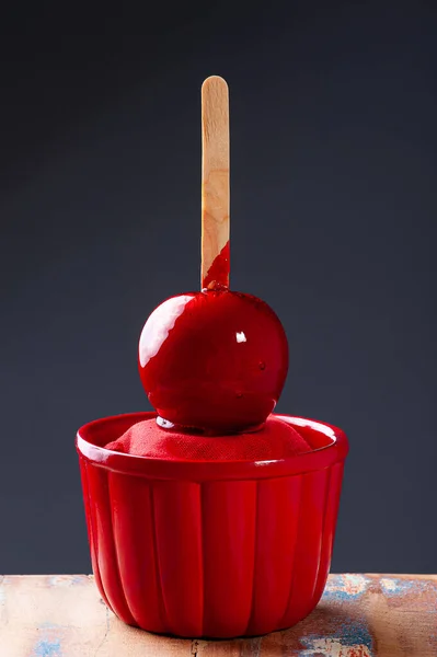 Uwielbiam Jabłko Czerwony Karmel Pokryty Deser Jabłkowy — Zdjęcie stockowe