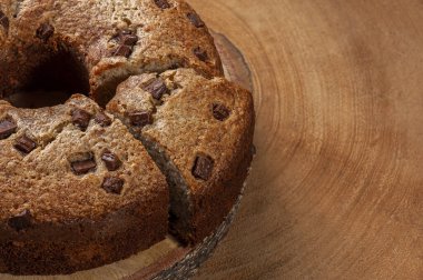 Çikolatalı ev yapımı köy pastası. Üst görünüm