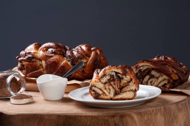 Çikolatalı Babka veya Brioche Ekmeği. Fındık kremalı. Boşluğu kopyala.