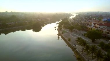 nehir banka Hoi büyük kare için eski bölge ile hava hareket şaşırtıcı bir