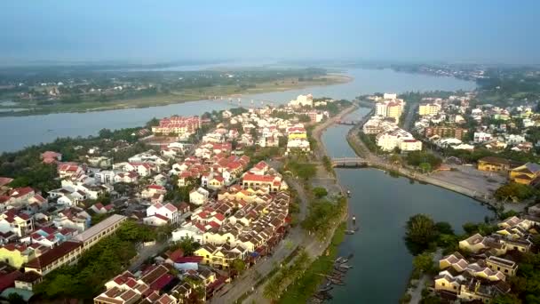 Αρχαία Hoian Συνοικίες Εικαστική Άποψη Πάνω Στο Κανάλι Και Δύο — Αρχείο Βίντεο