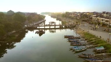 trafiği köprü başlar üzerinde antik kenti uyanır