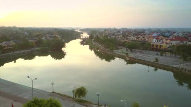 hareket nehir Hoi eski ilçe için yukarıda bir