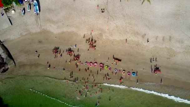 Aerial View Camera Approaches Large Children Group Gambolling Rolling Ocean — Stock Video