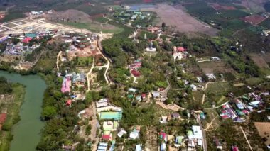 Doğal hava panorama Vietnamca kasaba renkli çatılar köy ve kırsal alanları ile