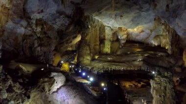 Genel panoramik cennet Mağarası karanlık ve aydınlık yerleri ile sonsuz ve saf güzelliği