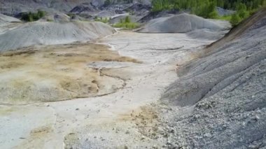 Eski kil çukur nadir bitkiler ile oluşan düz dipli gorge