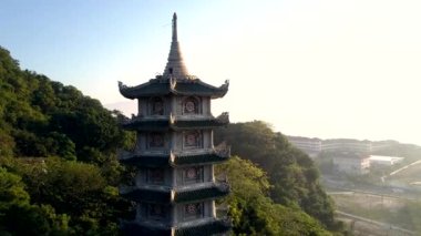 üst görünüm Budist Tapınağı pagoda city karşı tepede