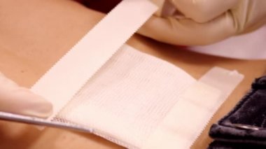 ağır çekim yakın ana sargı ile piercing kapsar