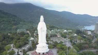 kuş gözü hills karşı kıyısında Budist karmaşık görüntülemek