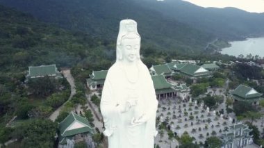 Buda heykeli tarafından tapınak binaları için üst yakın hareket