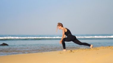 uzay çörekler uygulamaları yoga savaşçı poz ile kadın