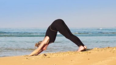 siyah eşofman değişiklikleri yoga pozlar adil saçlı kız