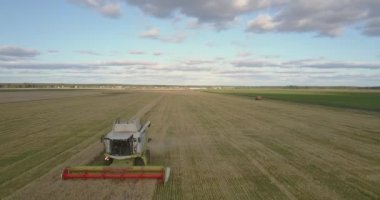 hasat zirvesinde çalışma thresher üzerinde hava hareketi