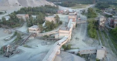 modası geçmiş inşaat ve ekipman ile madencilik fabrikası