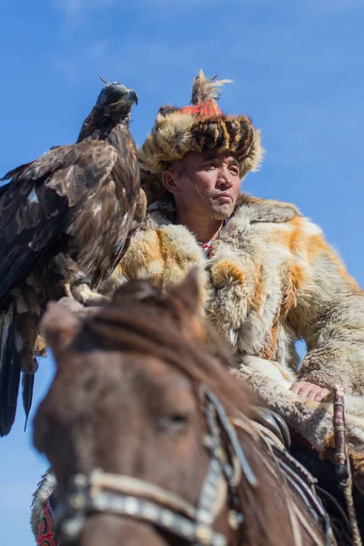 Olgia Mongolia Sep 2017 Kazajstán Golden Eagle Hunter Ropa Tradicional — Foto de Stock