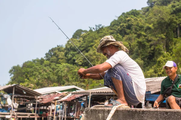 Koh Chang Thailandia Feb 2018 Locali Villaggio Pescatori Sulla Riva — Foto Stock