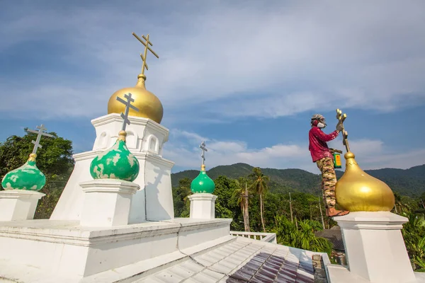 Koh Chang Tayland Şubat 2018 Kilise Kubbeleri Üzerinde Haçlar Ortodoks — Stok fotoğraf