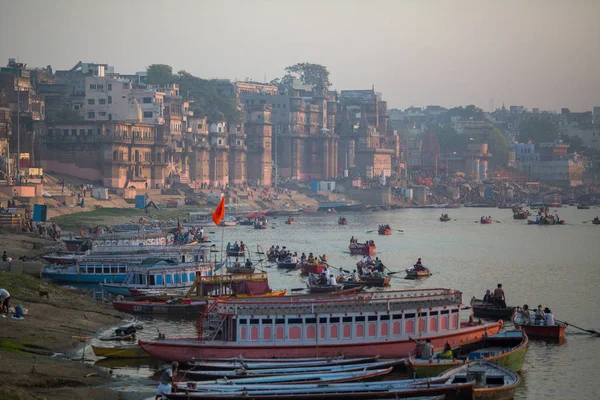 Varanasi Indien März 2018 Frühen Morgen Geht Heiligen Ganges River — Stockfoto