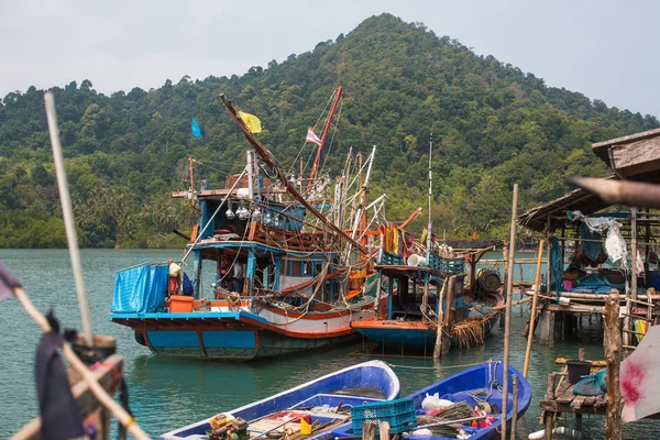 Bateaux Thaïlandais Pour Pêche Nocturne Calmar Dans Village Pêcheurs — Photo