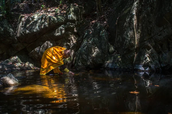 Koh Chang Thajsko Březen 2018 Během Obřady Křtu Ponoření Vodě — Stock fotografie