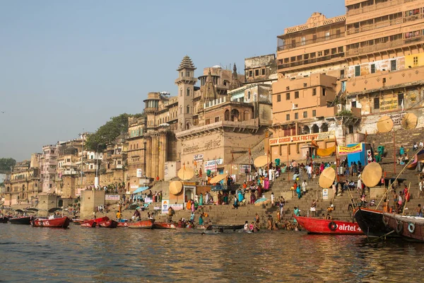 Varanasi Inde Mar 2018 Vue Depuis Bateau Glisse Travers Eau — Photo