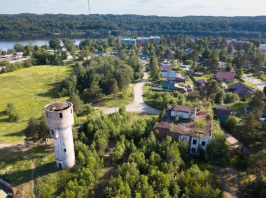 Kuşbakışı evlerin Nikolsky Köyü, Leningrad region, Rusya Federasyonu.