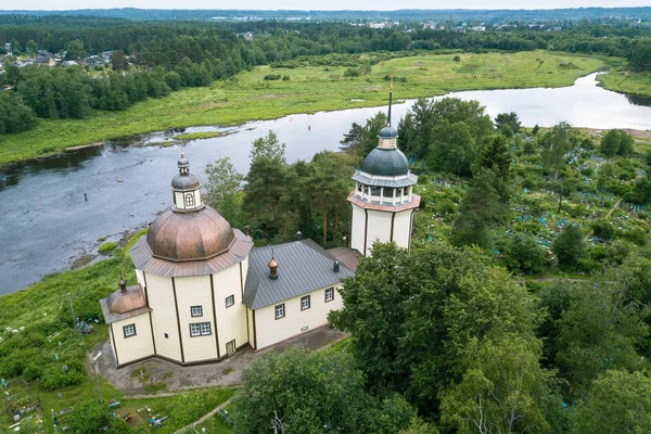 Pohled Ptačí Perspektivy Vazhinka Řeky Ortodoxní Kostel Vzkříšení Kurpovo Vesnice — Stock fotografie