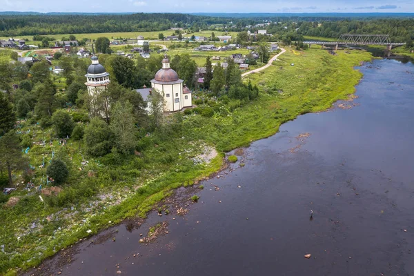 Vogelperspektive Auf Den Fluss Waschinka Und Die Orthodoxe Auferstehungskirche Kurpovo — Stockfoto