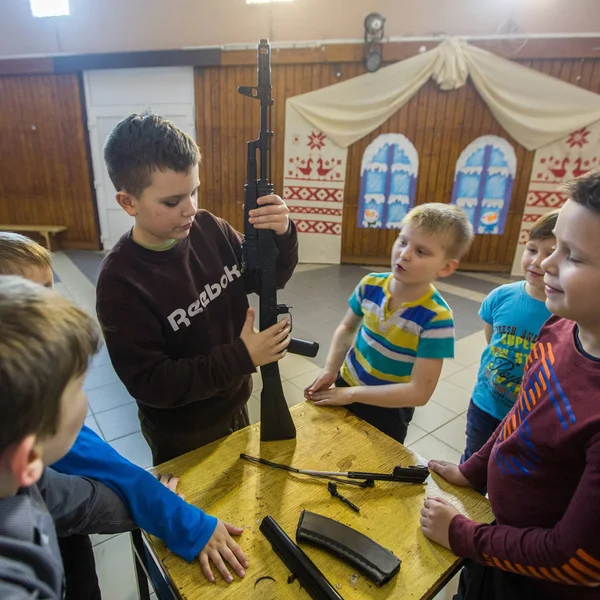 Nikolsky Russie Jan 2018 Entraînement Des Enfants Utiliser Des Armes — Photo