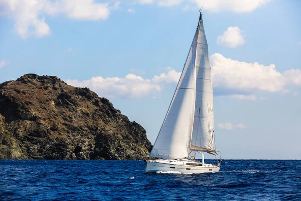 Plavba Mezi Řecké Ostrovy Egejském Moři Luxusní Jachting — Stock fotografie
