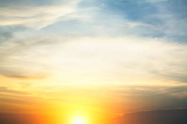 Céu Azul Nublado Durante Pôr Sol Incrível — Fotografia de Stock