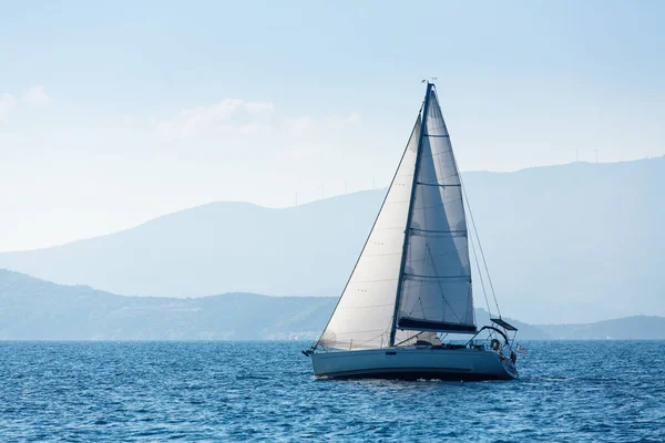 Griechenland Segeljacht Boot Auf Dem Meer Luxuskreuzfahrt — Stockfoto