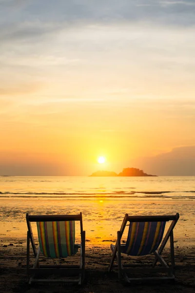 Tumbonas Playa Del Mar Atardecer — Foto de Stock