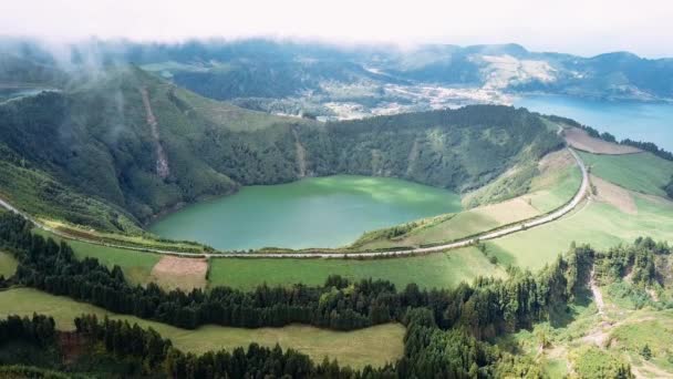 Voando Sobre Boca Inferno Lagos Sete Cidades Crateras Vulcânicas Ilha — Vídeo de Stock